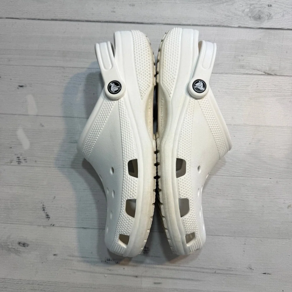 Crocs classic clogs shoes white‎ men 10 women's 12